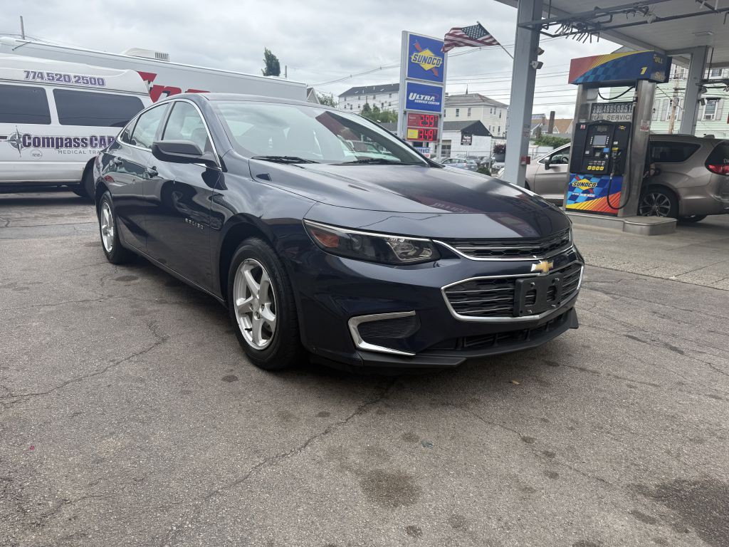 2016 Chevrolet Malibu Image 2