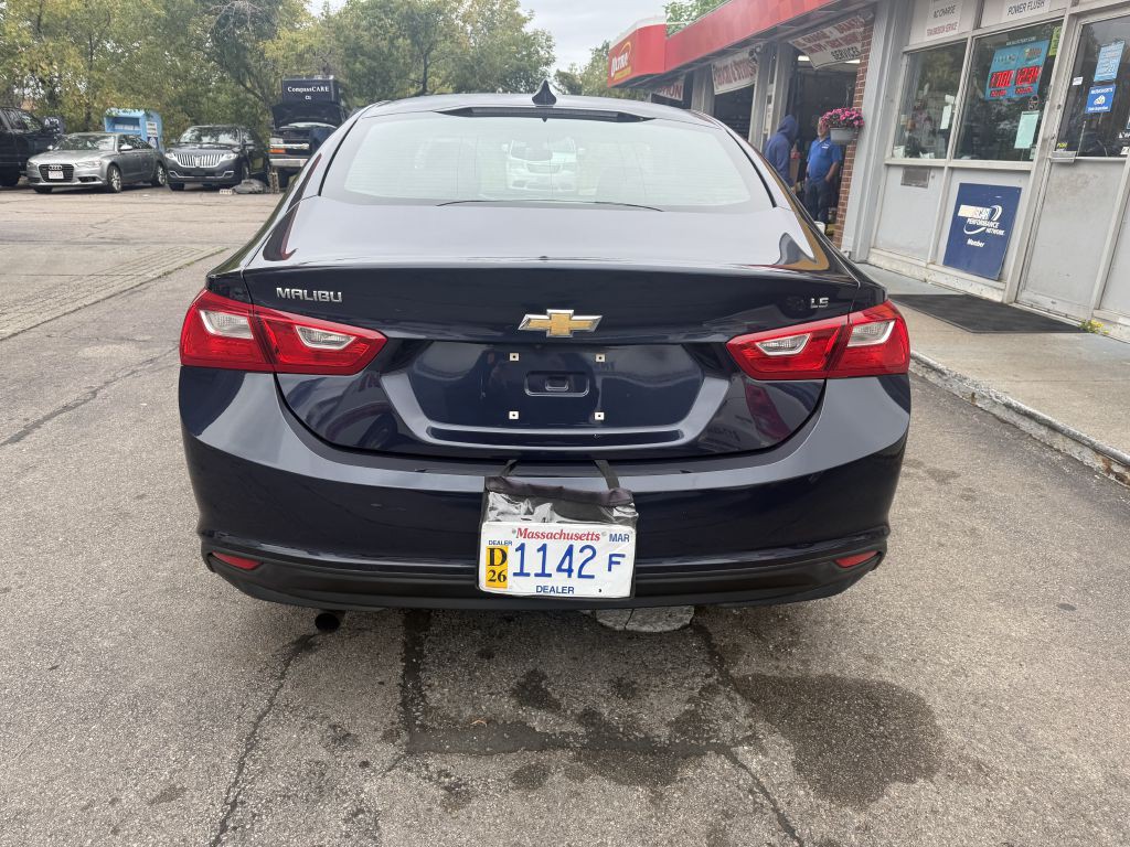 2016 Chevrolet Malibu Image 4