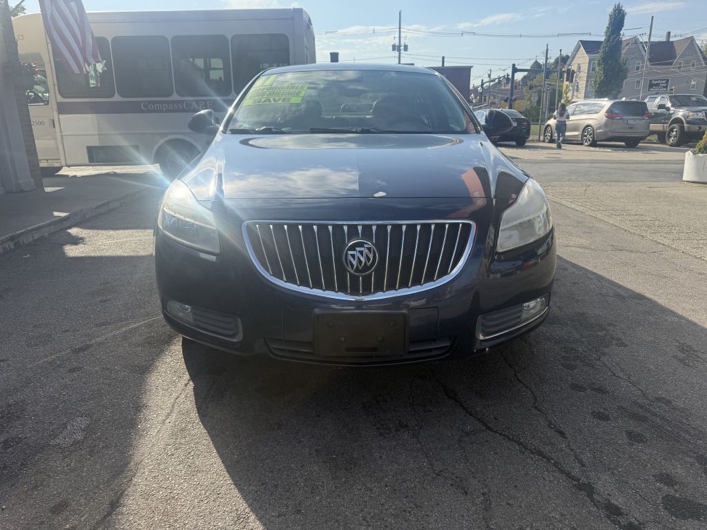 2011 Buick Regal Image 1