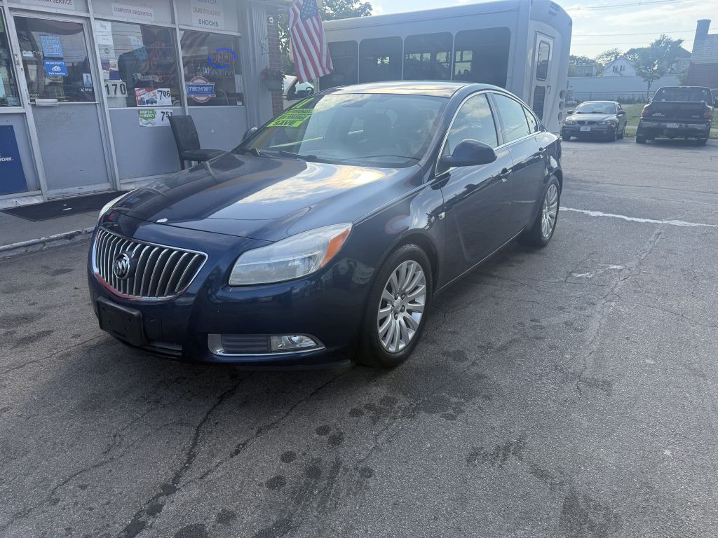 2011 Buick Regal Image 3