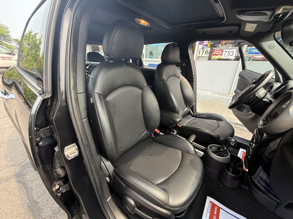 2012 MINI Cooper Image 9