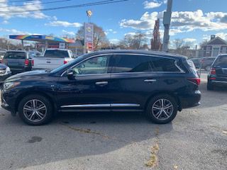 2017 INFINITI QX60 Image 2