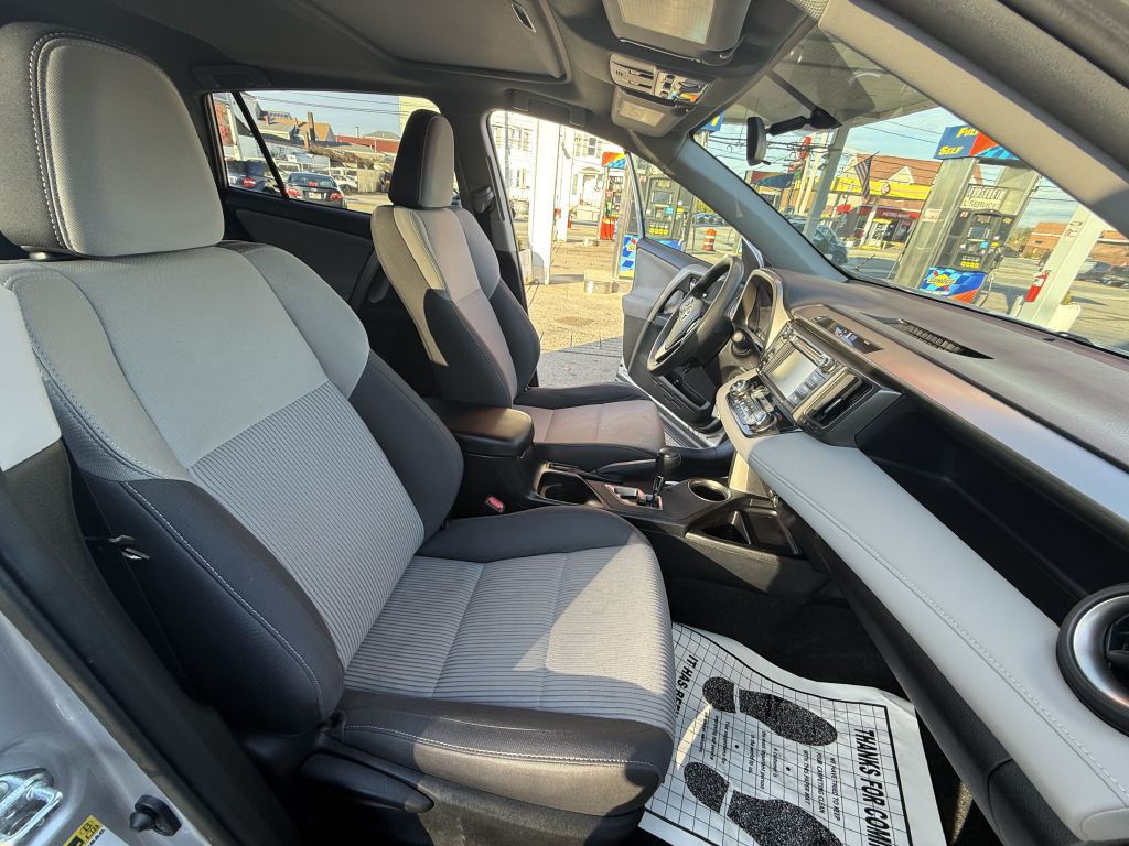 2015 Toyota Rav4 Image 8