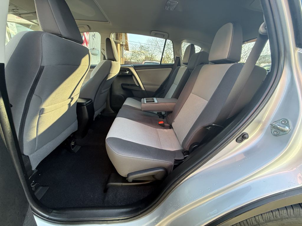2015 Toyota Rav4 Image 10