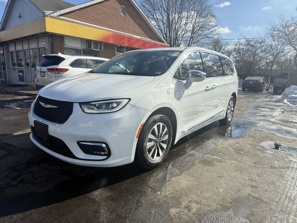 2022 Chrysler Pacifica Image 2