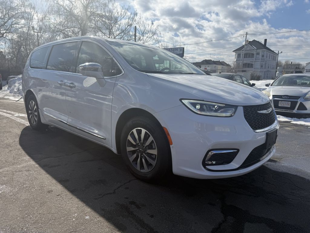 2022 Chrysler Pacifica Image 3