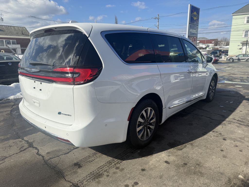 2022 Chrysler Pacifica Image 4