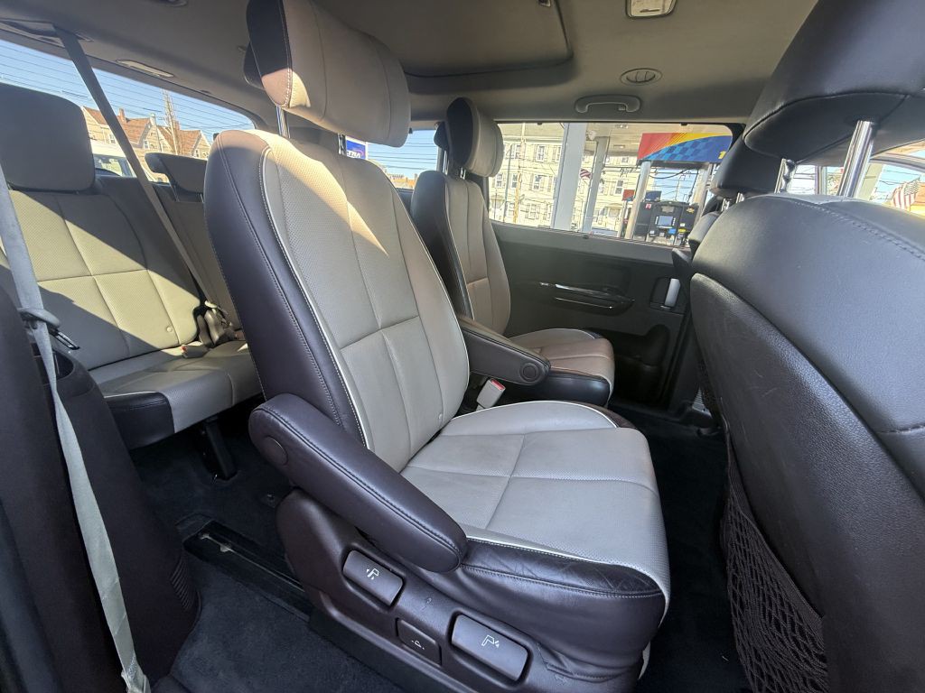 2015 Kia Sedona Image 10