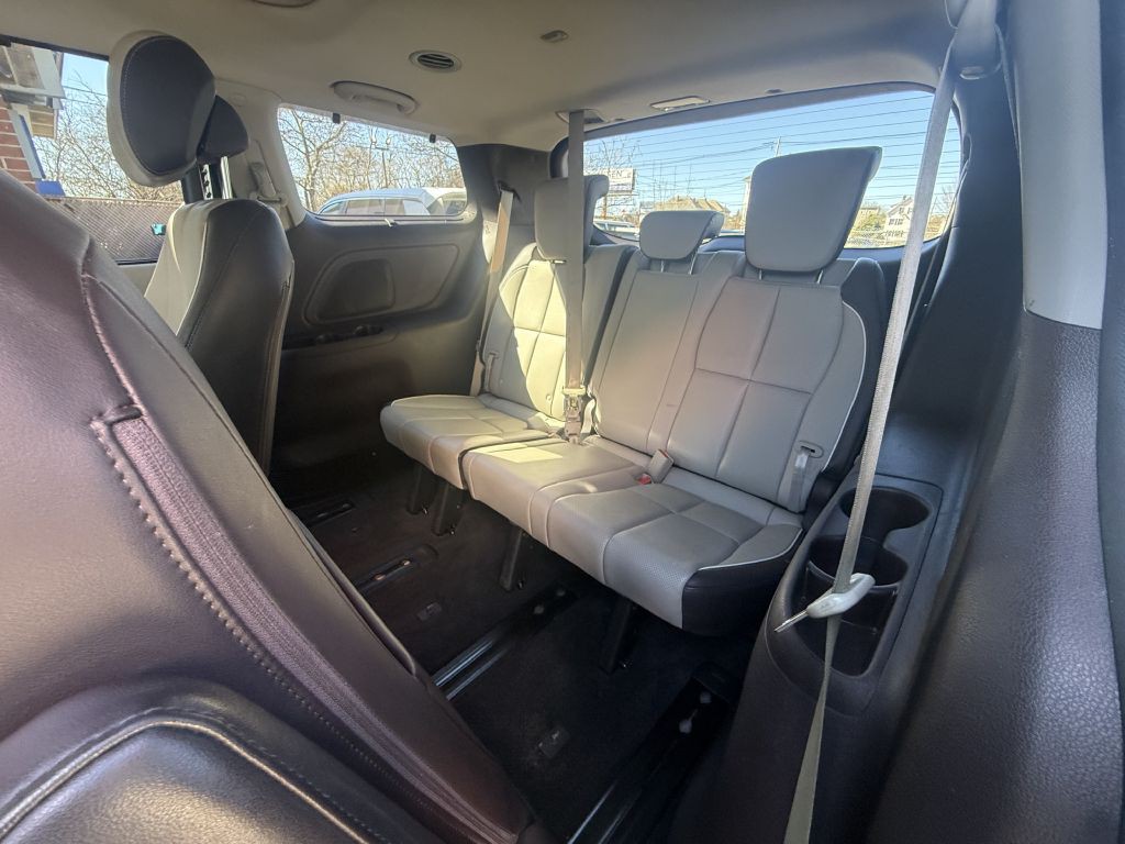 2015 Kia Sedona Image 11