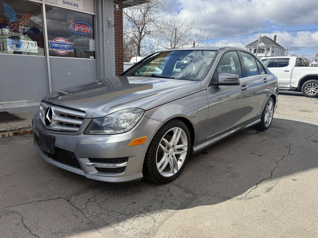 2012 Mercedes-Benz C-Class Image 3