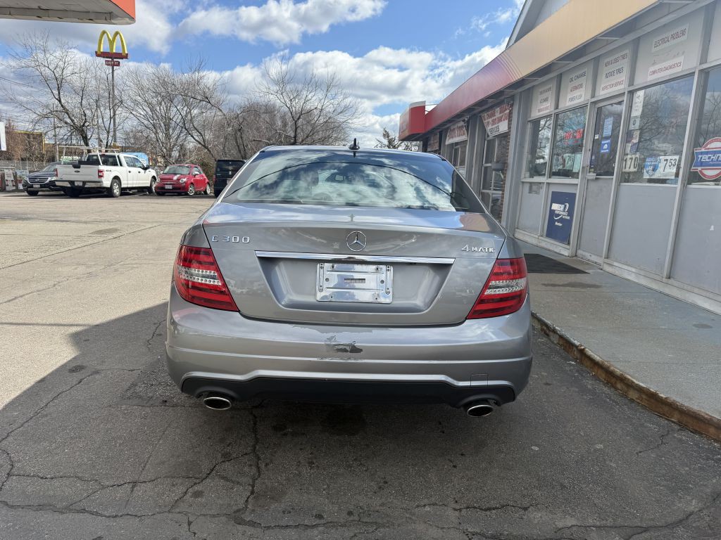 2012 Mercedes-Benz C-Class Image 5