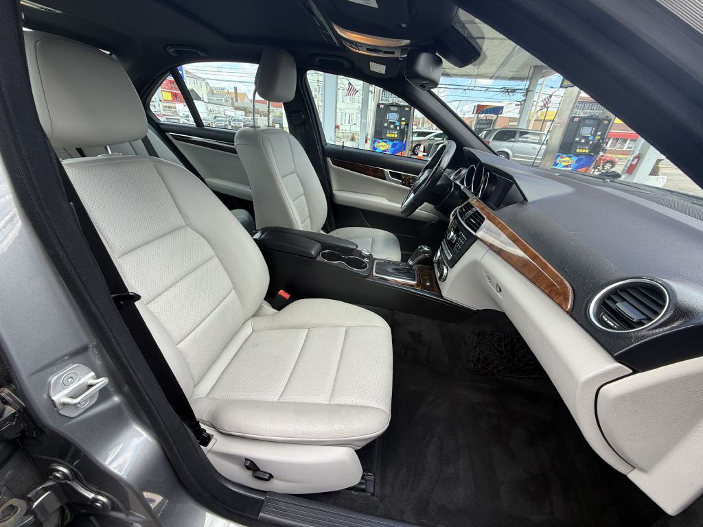 2012 Mercedes-Benz C-Class Image 7