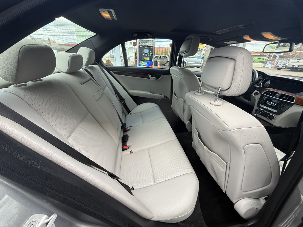 2012 Mercedes-Benz C-Class Image 8
