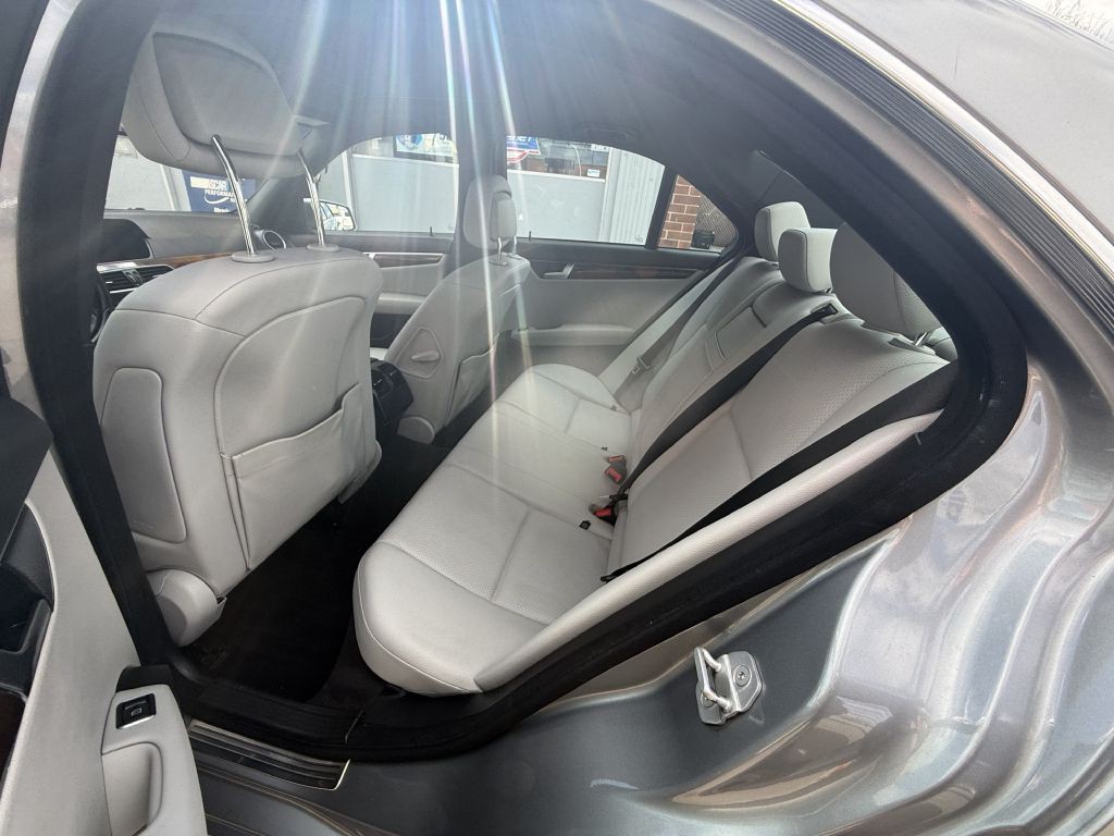 2012 Mercedes-Benz C-Class Image 9