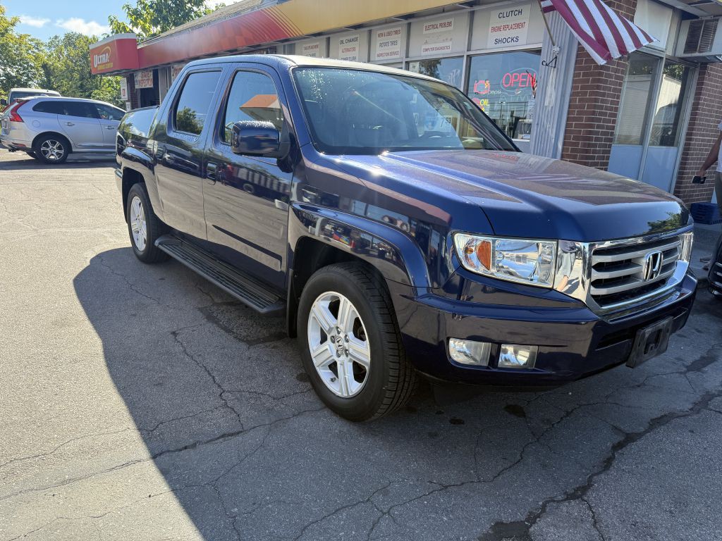 2013 Honda Ridgeline Image 2