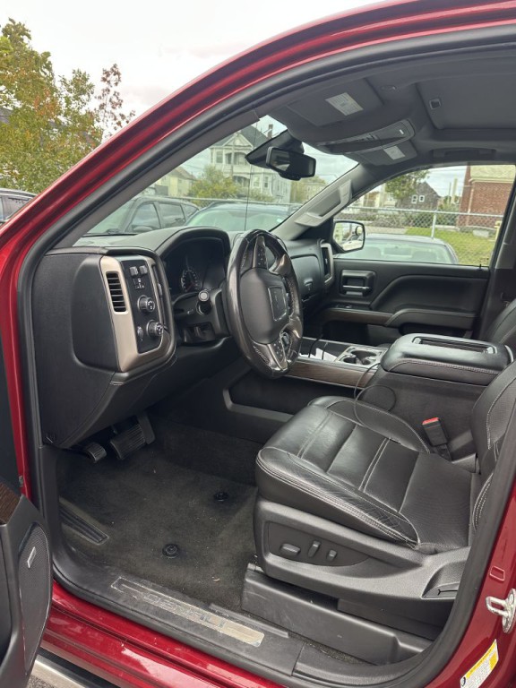 2018 GMC Sierra Image 2