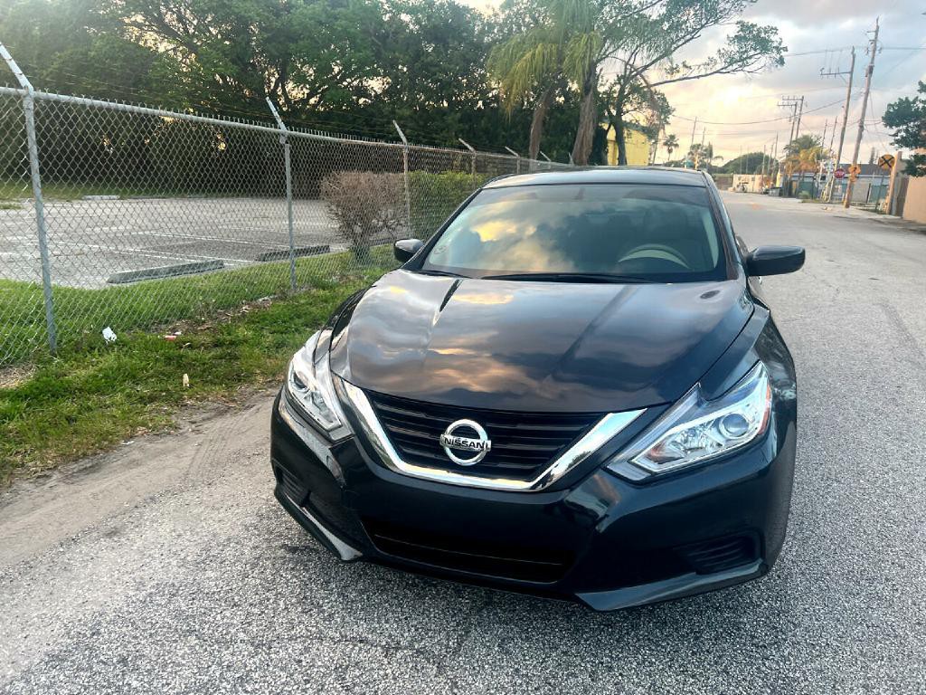 2017 Nissan Altima Image 3