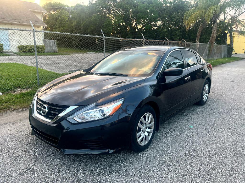 2017 Nissan Altima Image 4