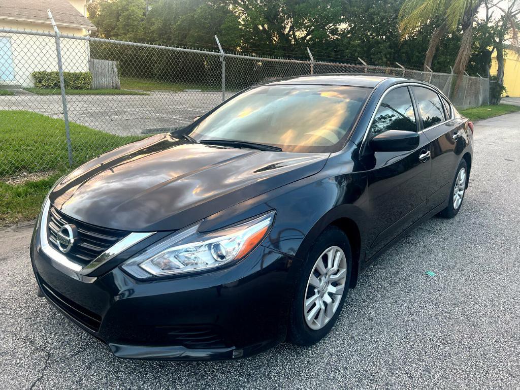 2017 Nissan Altima Image 5