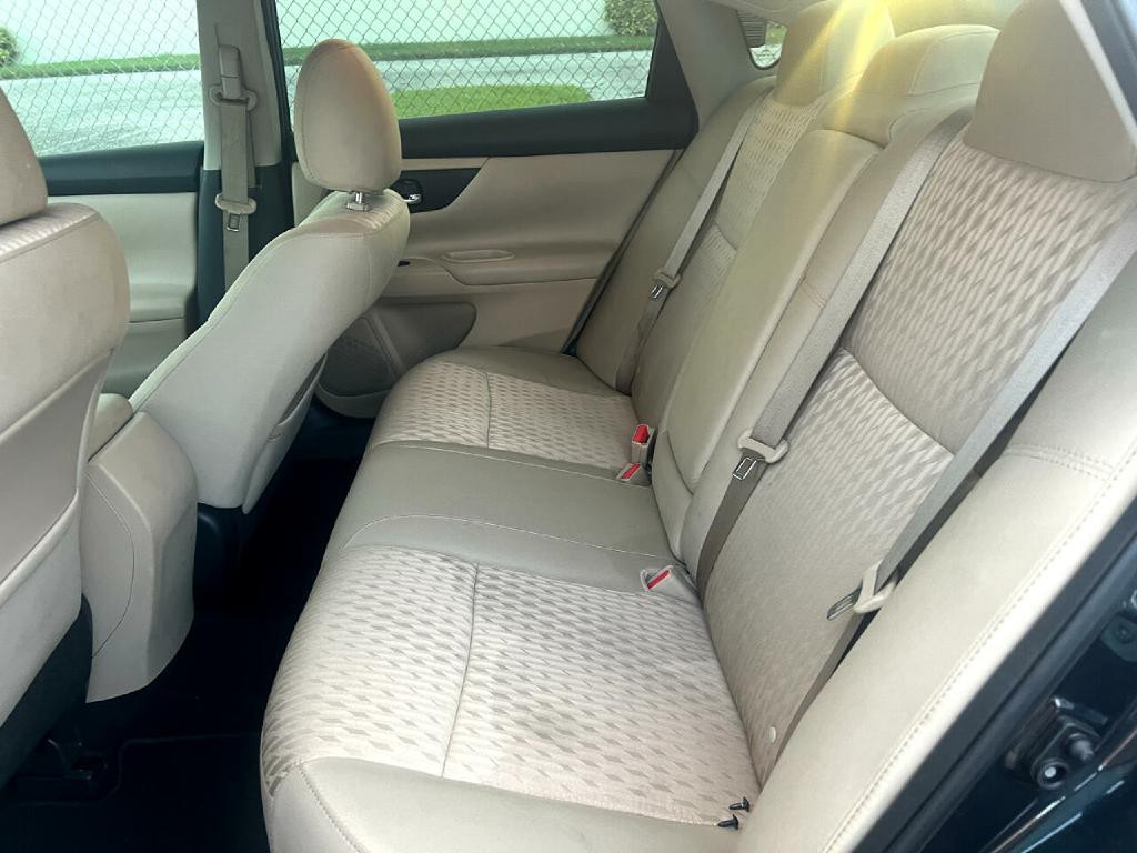 2017 Nissan Altima Image 15