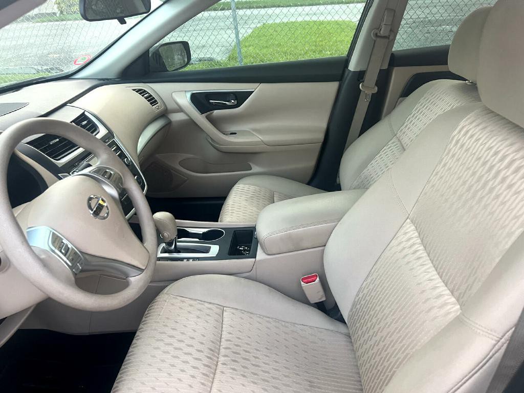 2017 Nissan Altima Image 17