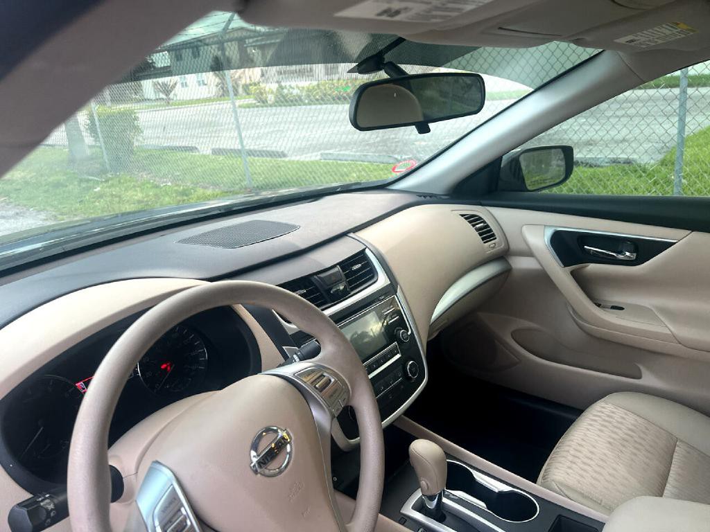 2017 Nissan Altima Image 20