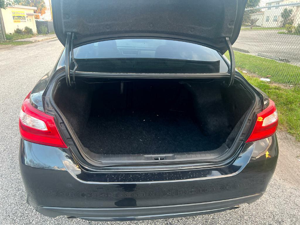 2017 Nissan Altima Image 25