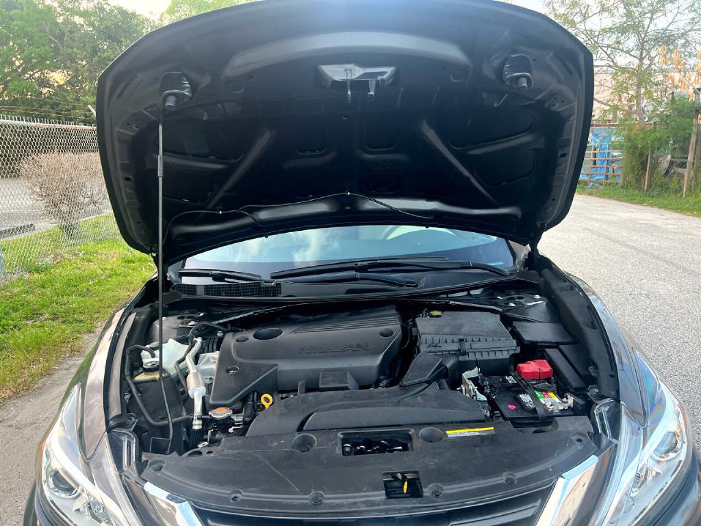 2017 Nissan Altima Image 30