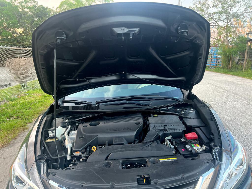 2017 Nissan Altima Image 31
