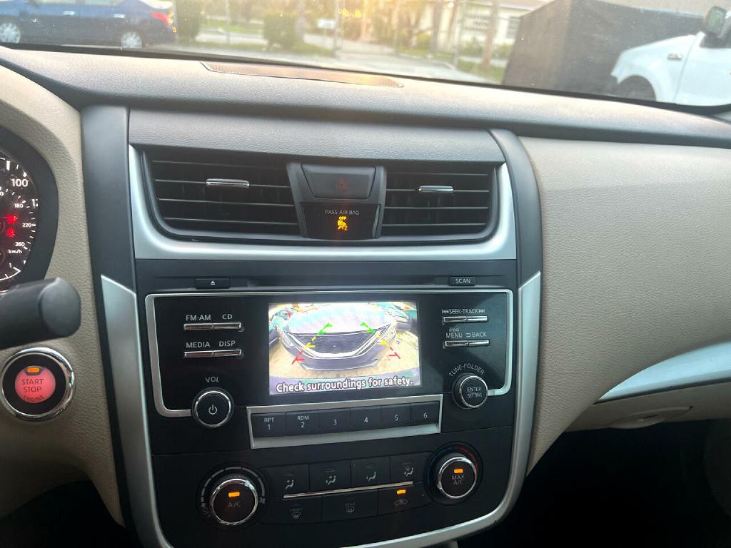 2017 Nissan Altima Image 34