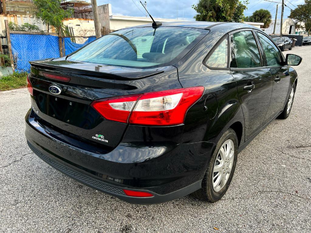 2013 Ford Focus Image 24