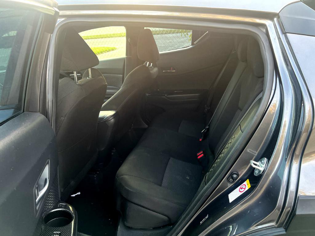 2018 Toyota C-HR Image 11