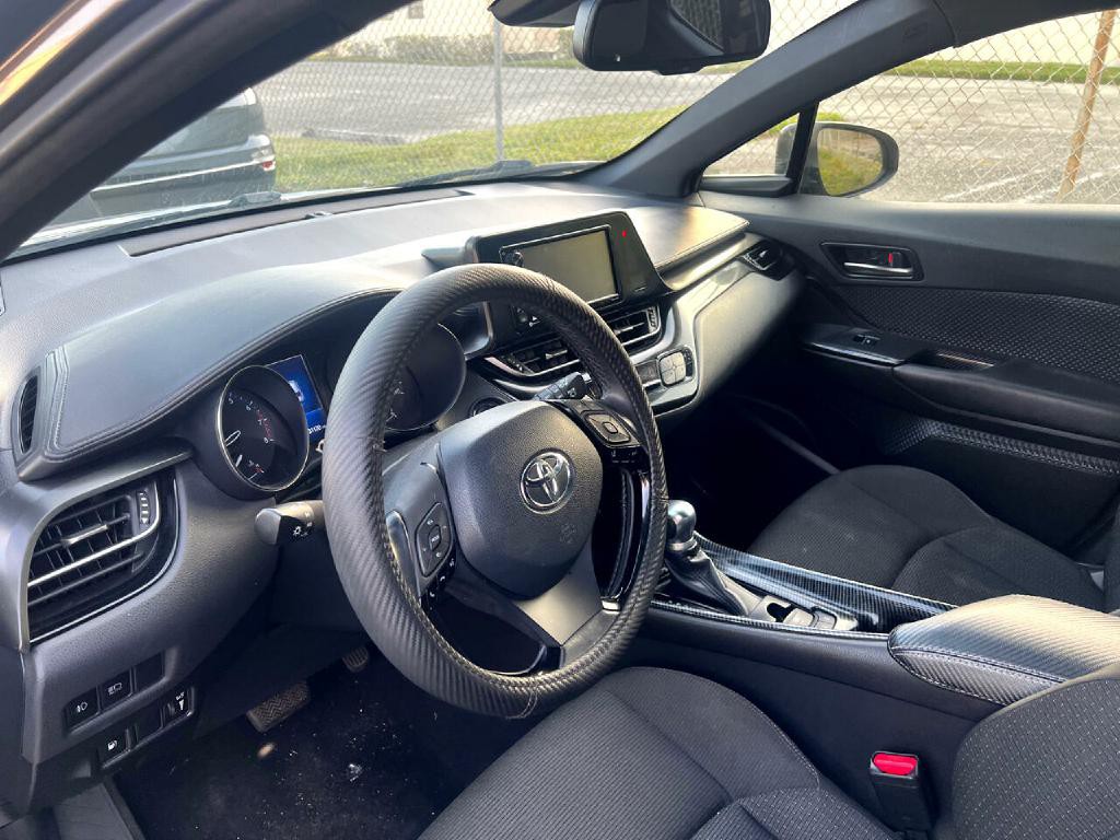 2018 Toyota C-HR Image 14