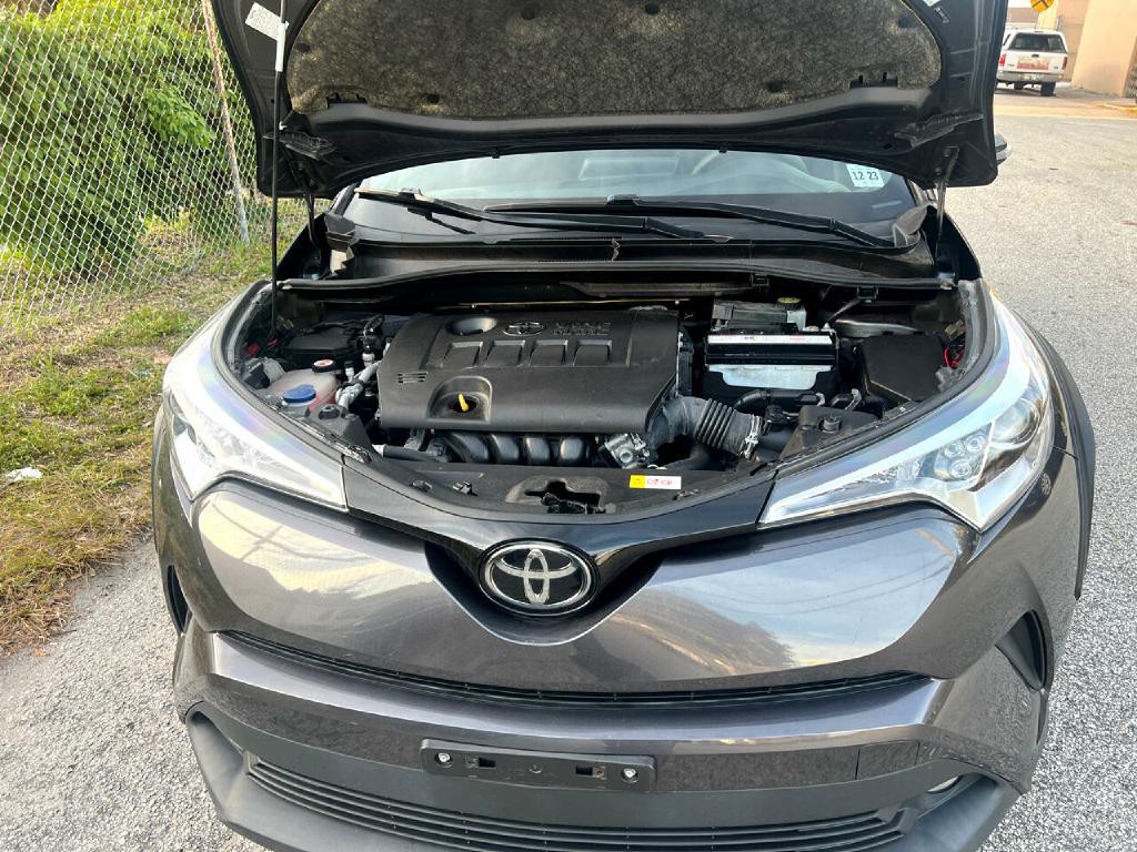 2018 Toyota C-HR Image 16