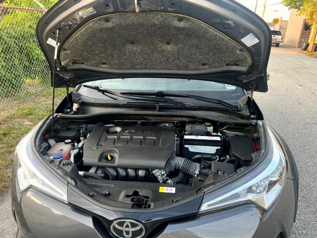 2018 Toyota C-HR Image 17