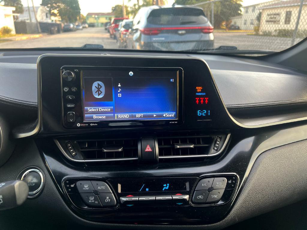 2018 Toyota C-HR Image 20