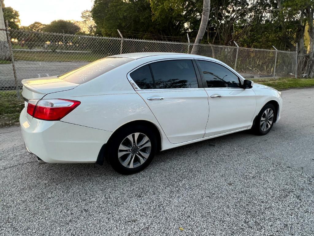 2014 Honda Accord Image 17