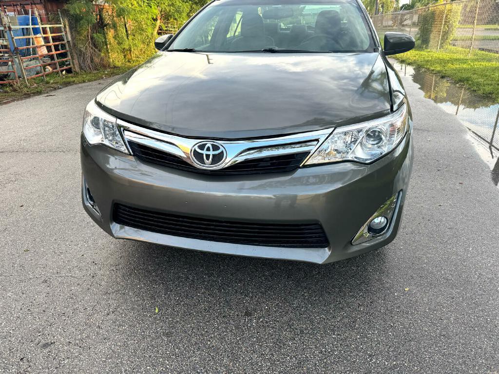 2014 Toyota Camry Image 4
