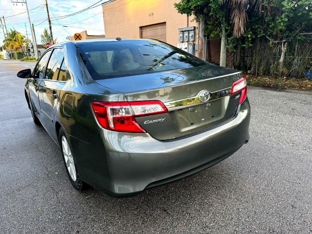 2014 Toyota Camry Image 5