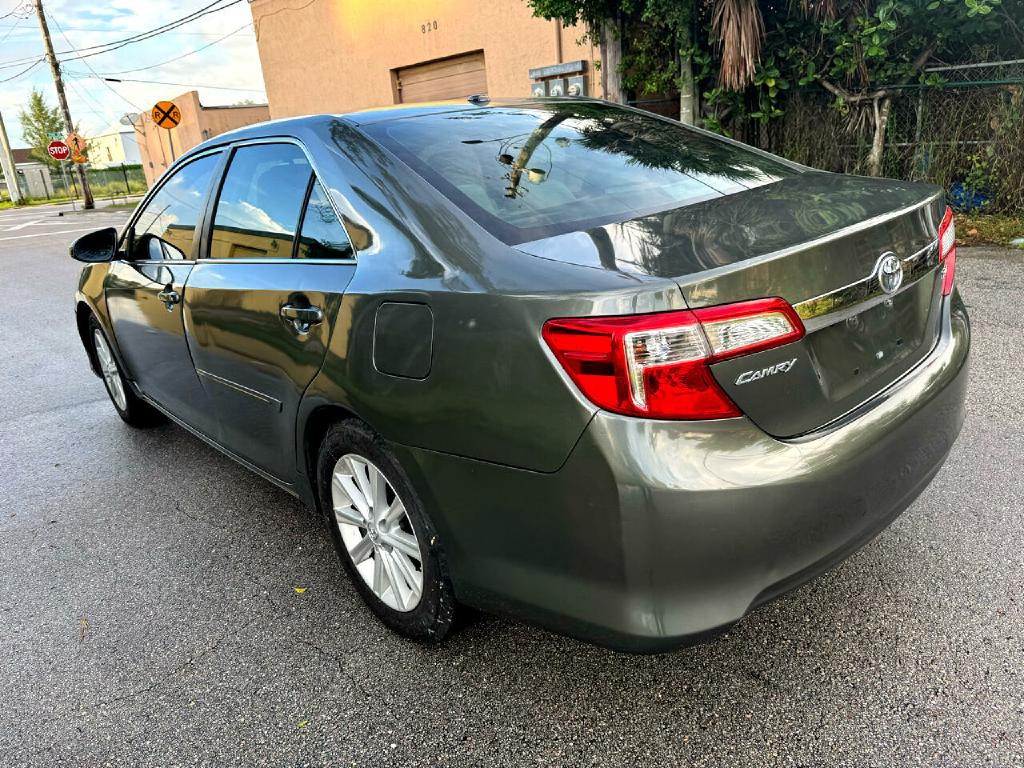 2014 Toyota Camry Image 6