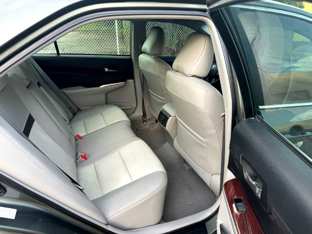 2014 Toyota Camry Image 16