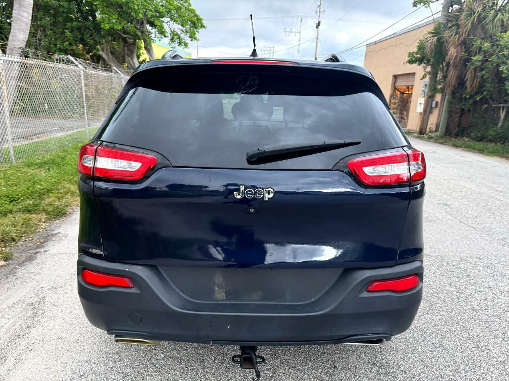 2016 Jeep Cherokee Image 10