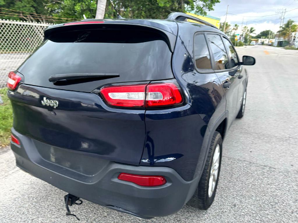 2016 Jeep Cherokee Image 11