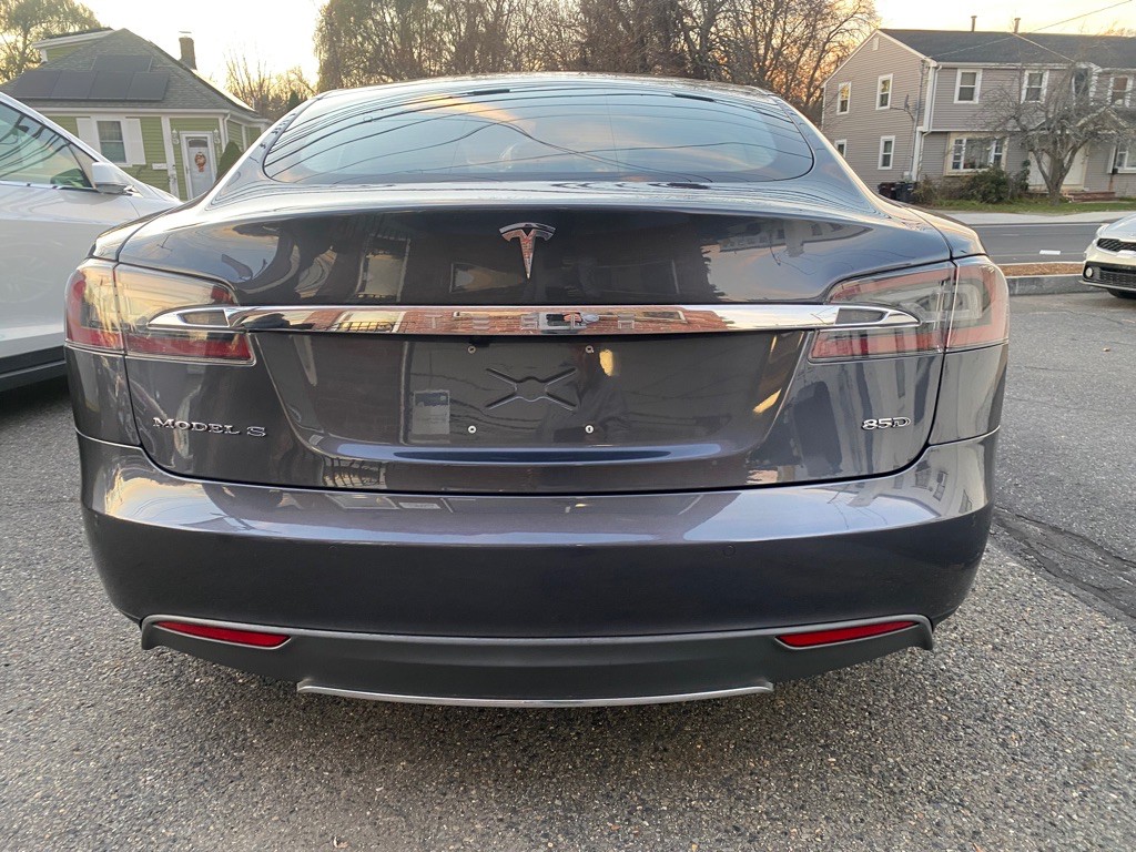 2015 Tesla Model S Image 5