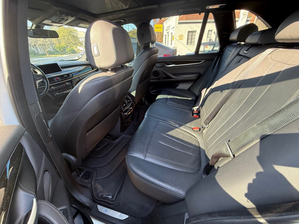 2017 BMW X5 Image 19