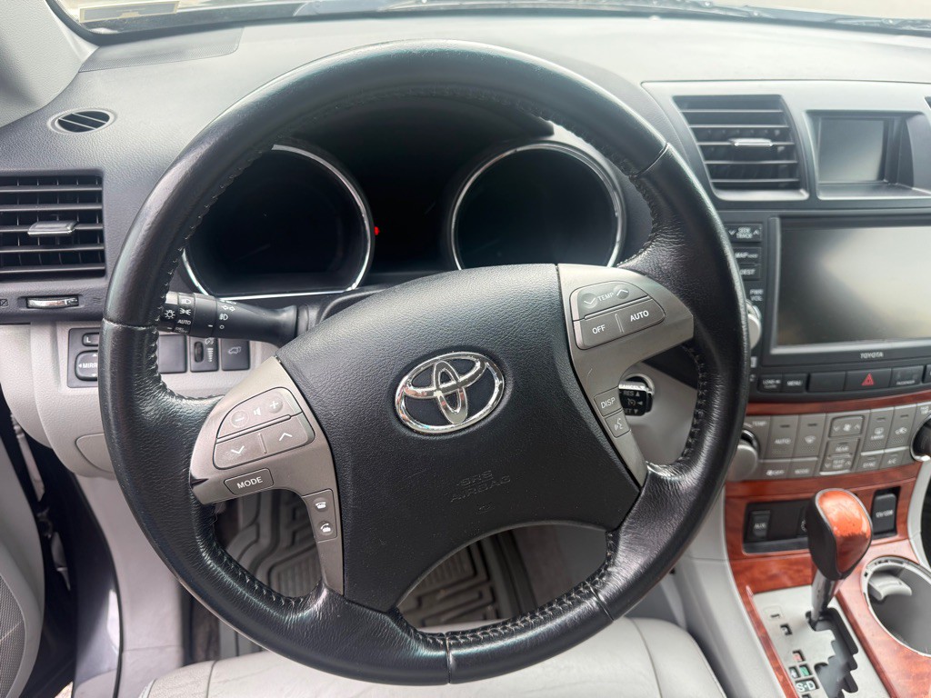 2010 Toyota Highlander Image 9