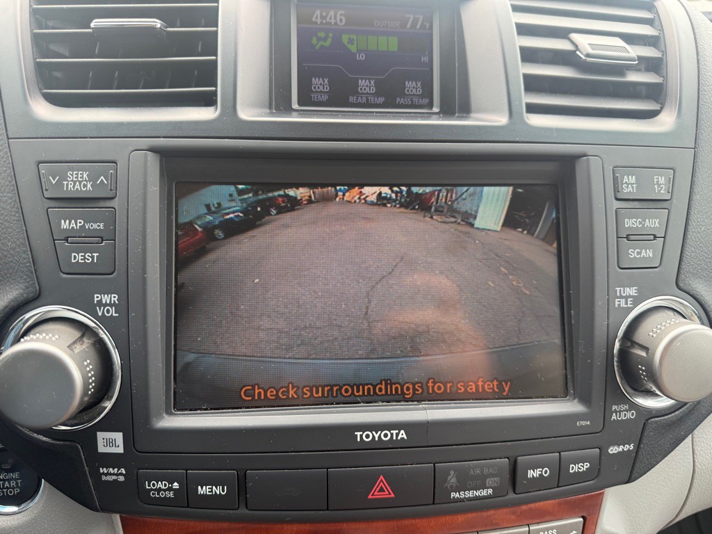 2010 Toyota Highlander Image 12