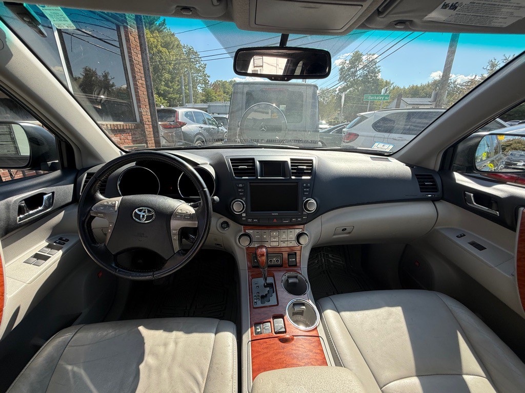 2010 Toyota Highlander Image 8