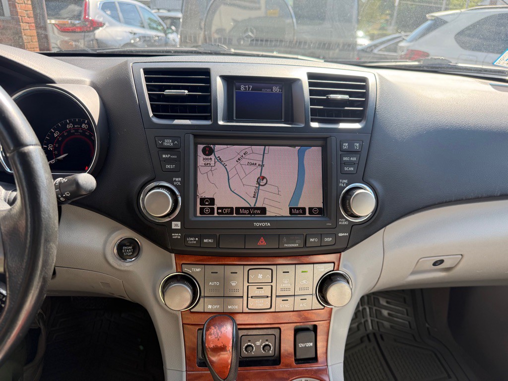 2010 Toyota Highlander Image 11