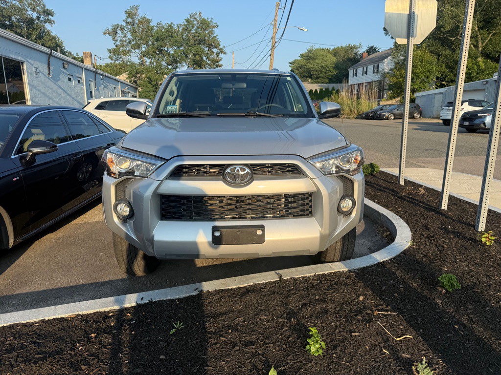 2018 Toyota 4Runner Image 2